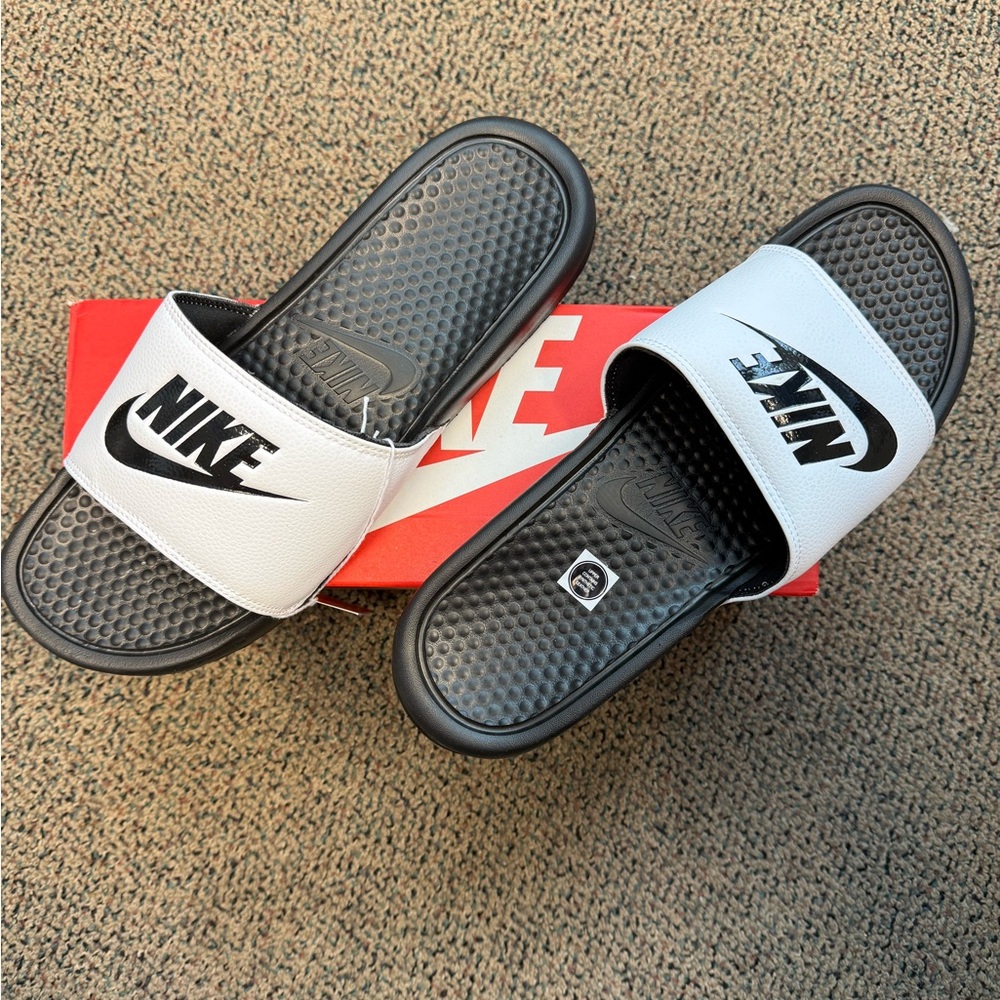 Nike Benassi JDI Slide - Black and White Slide Sandals - Picture 4 of 5